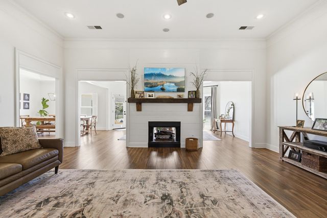 50 HICKORY LAKE DR, Eads, TN 38028