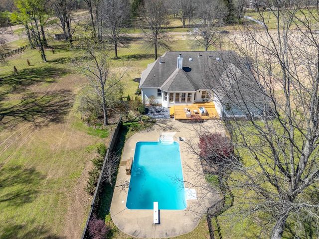 50 HICKORY LAKE DR, Eads, TN 38028