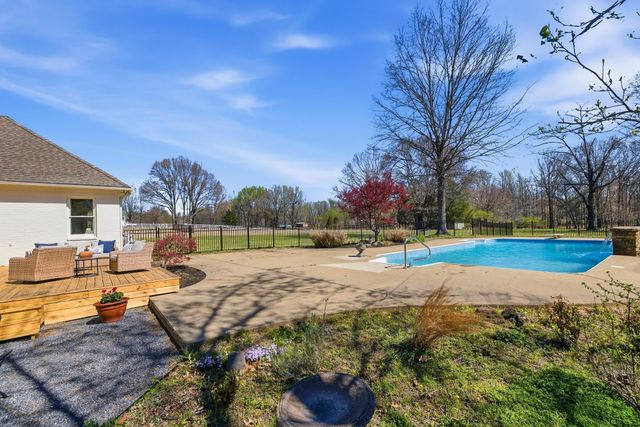 50 HICKORY LAKE DR, Eads, TN 38028