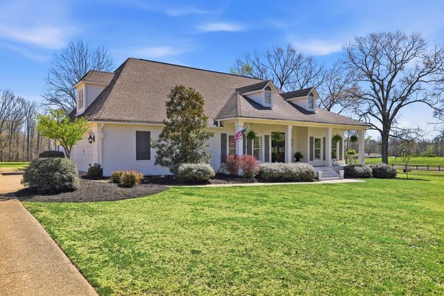 50 HICKORY LAKE DR, Eads, TN 38028