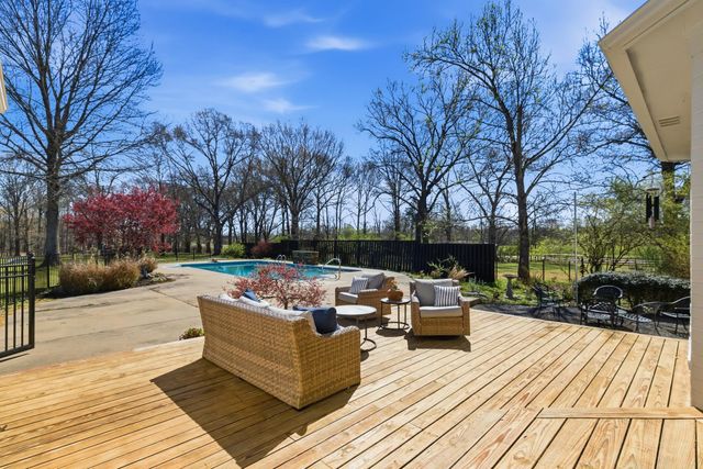 50 HICKORY LAKE DR, Eads, TN 38028