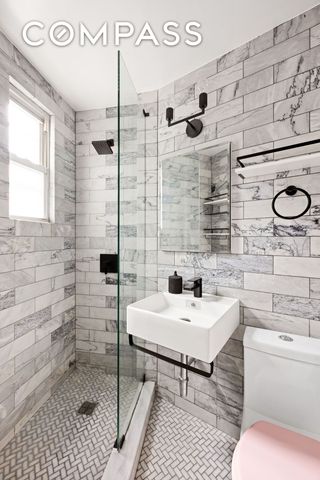 118 Perry St Apt J45, New York City, NY 10014