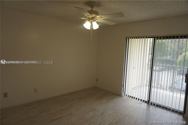 630 S Park Rd 27-3, Hollywood, FL 33021