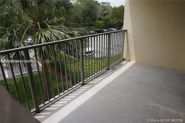 630 S Park Rd 27-3, Hollywood, FL 33021