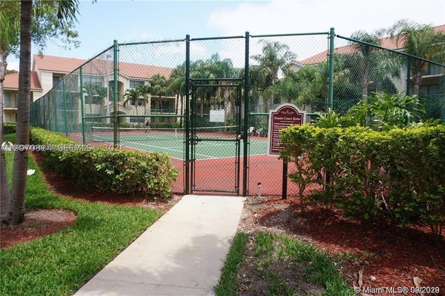 630 S Park Rd 27-3, Hollywood, FL 33021