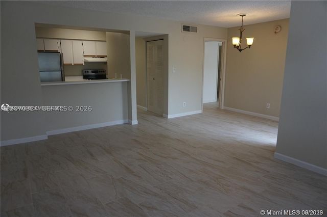 630 S Park Rd 27-3, Hollywood, FL 33021