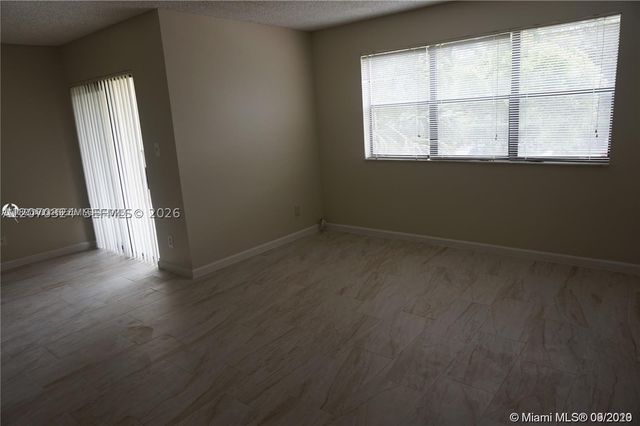 630 S Park Rd 27-3, Hollywood, FL 33021