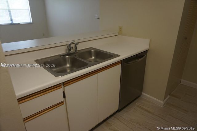 630 S Park Rd 27-3, Hollywood, FL 33021