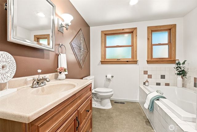 28415 181st Avenue SE, Kent, WA 98042