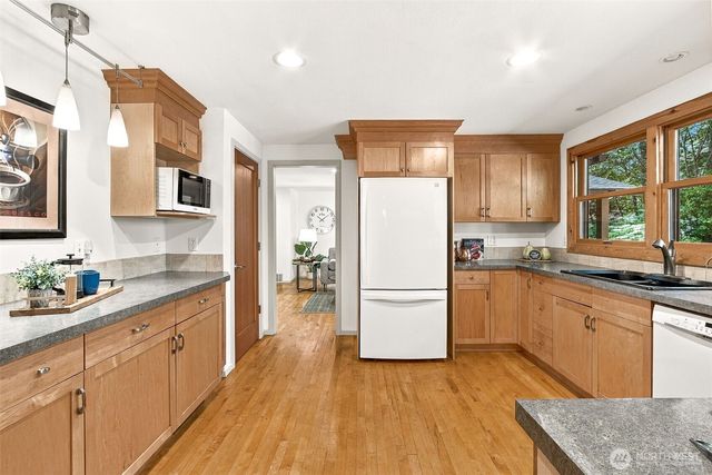 28415 181st Avenue SE, Kent, WA 98042