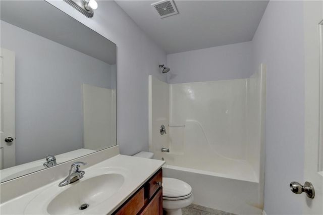 2104 Nelms Pointe Landing, Lawrenceville, GA 30043