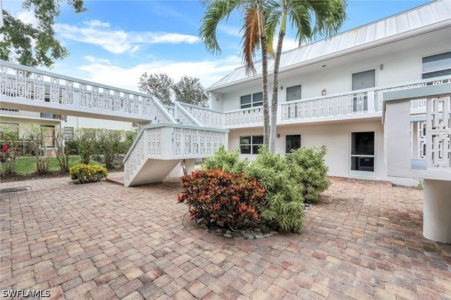 780 10th AVE S 2, Naples, FL 34102