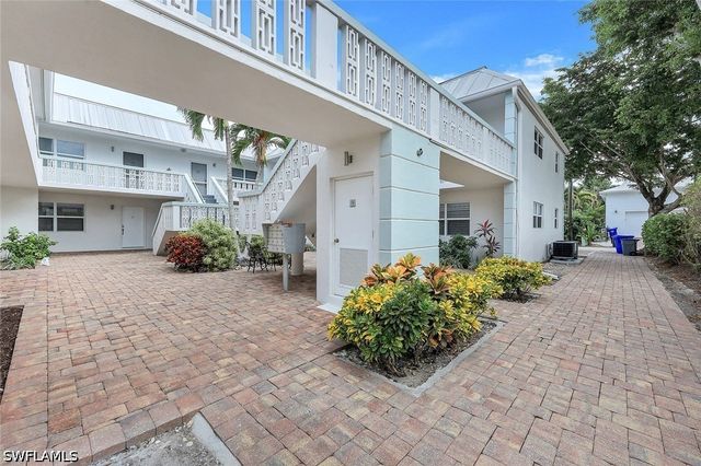 780 10th AVE S 2, Naples, FL 34102