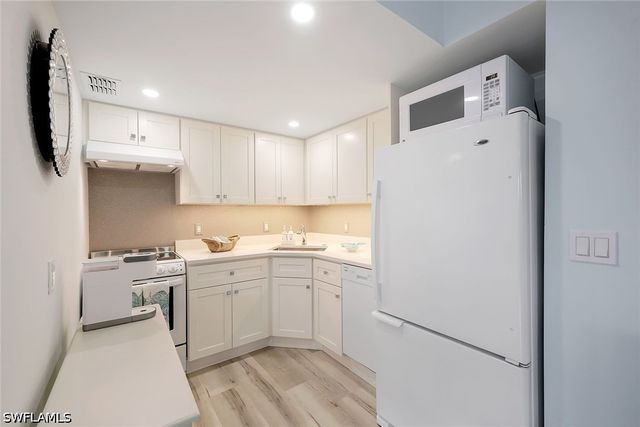 780 10th AVE S 2, Naples, FL 34102