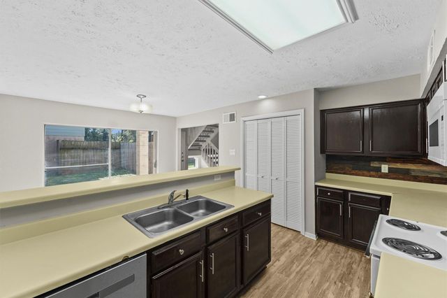 16723 Quiet Trail Drive, Humble, TX 77396