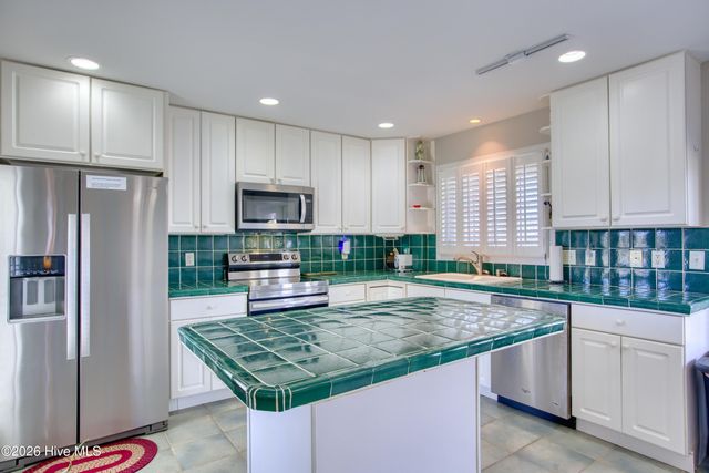 1 Cape Lane, Sneads Ferry, NC 28460