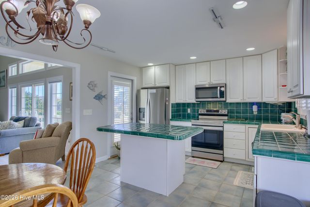 1 Cape Lane, Sneads Ferry, NC 28460