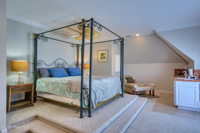 1 Cape Lane, Sneads Ferry, NC 28460