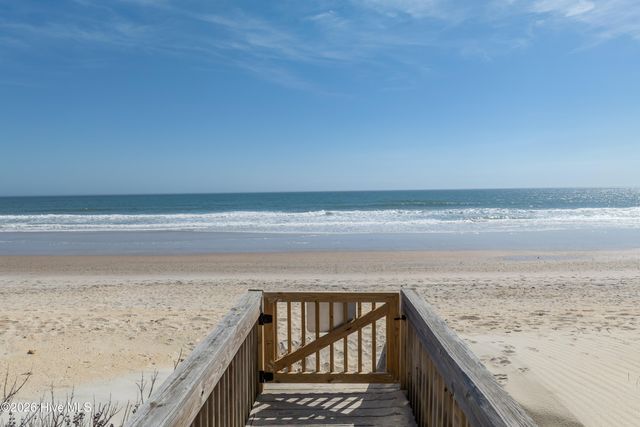 1 Cape Lane, Sneads Ferry, NC 28460