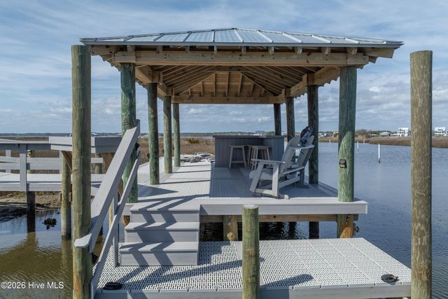 1 Cape Lane, Sneads Ferry, NC 28460