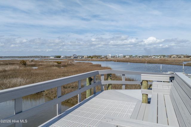 1 Cape Lane, Sneads Ferry, NC 28460