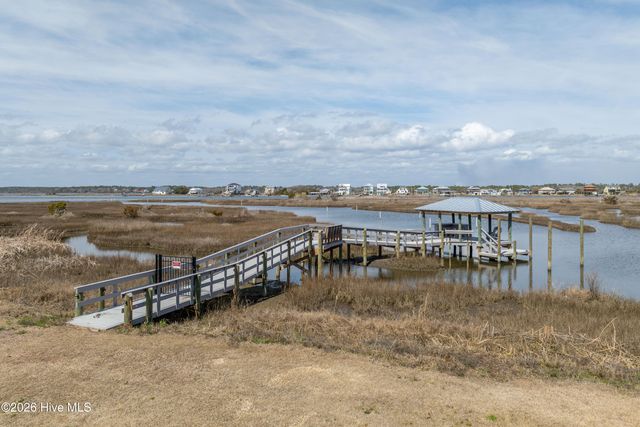 1 Cape Lane, Sneads Ferry, NC 28460