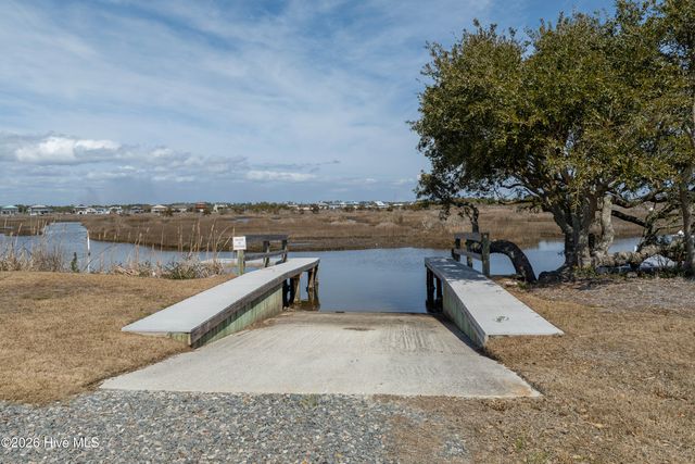 1 Cape Lane, Sneads Ferry, NC 28460