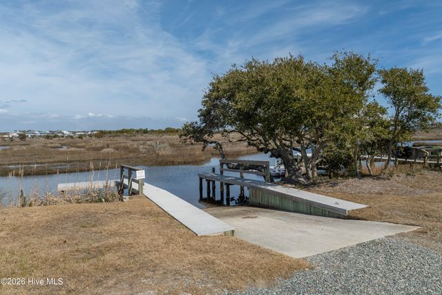 1 Cape Lane, Sneads Ferry, NC 28460