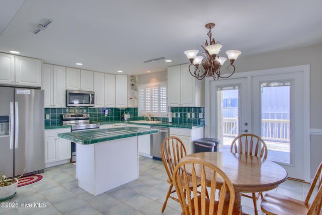 1 Cape Lane, Sneads Ferry, NC 28460