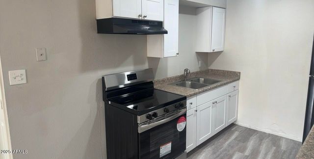 2034 W CACTUS Road C, Phoenix, AZ 85029