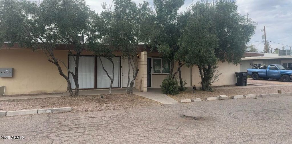 2034 W CACTUS Road C, Phoenix, AZ 85029