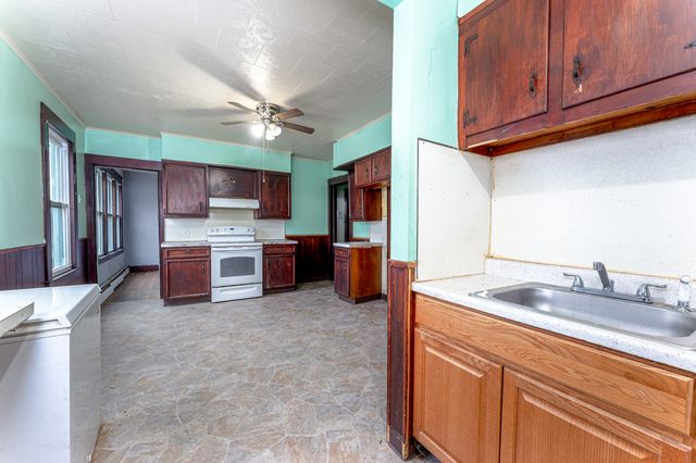 146 Charles Street, Waterbury, CT 06708