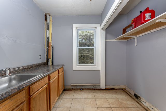 146 Charles Street, Waterbury, CT 06708