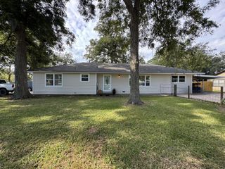 703 N Elm Street, Sweeny, TX 77480
