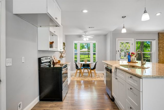3011 Tanglewood Drive, Commerce, TX 75428