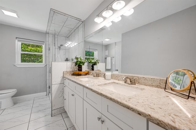 3011 Tanglewood Drive, Commerce, TX 75428