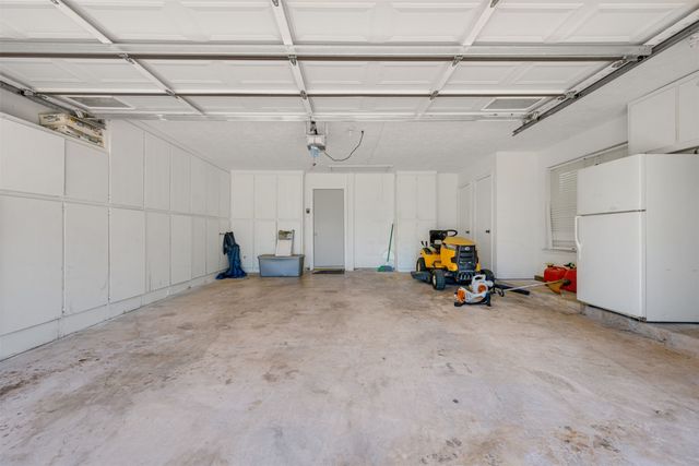 3011 Tanglewood Drive, Commerce, TX 75428