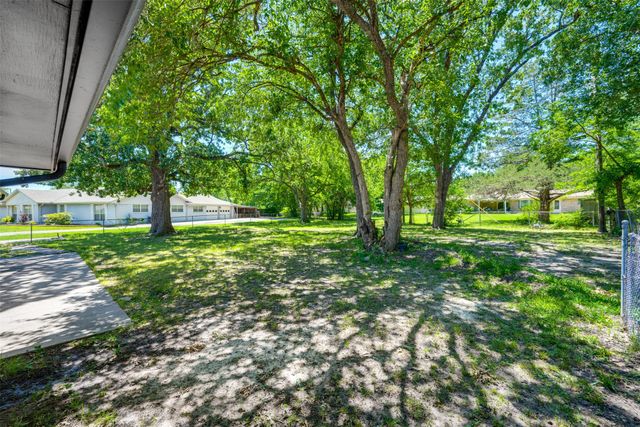 3011 Tanglewood Drive, Commerce, TX 75428