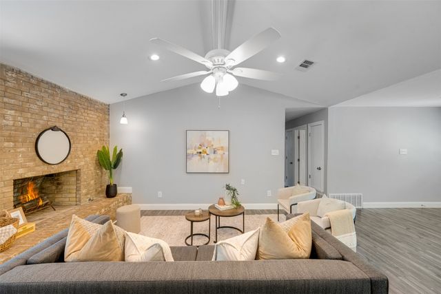 3011 Tanglewood Drive, Commerce, TX 75428