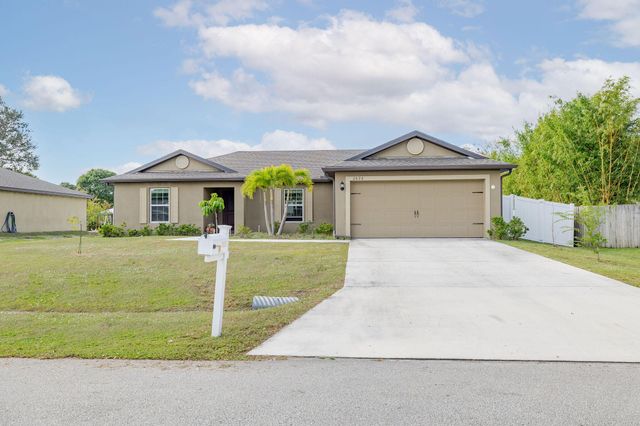 2626 SW Monterrey Lane, Port St Lucie, FL 34953