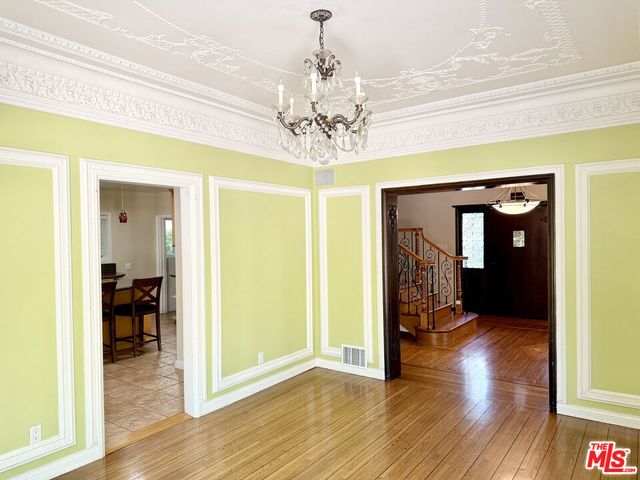 1861 W Mountain Street, Glendale, CA 91201