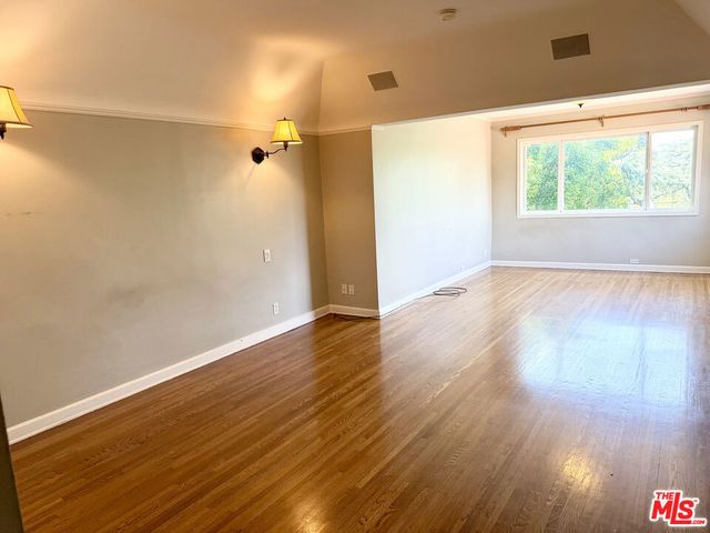 1861 W Mountain Street, Glendale, CA 91201