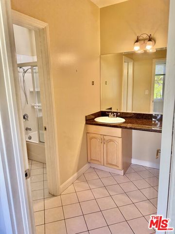 1861 W Mountain Street, Glendale, CA 91201