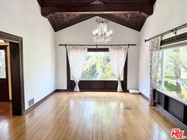 1861 W Mountain Street, Glendale, CA 91201