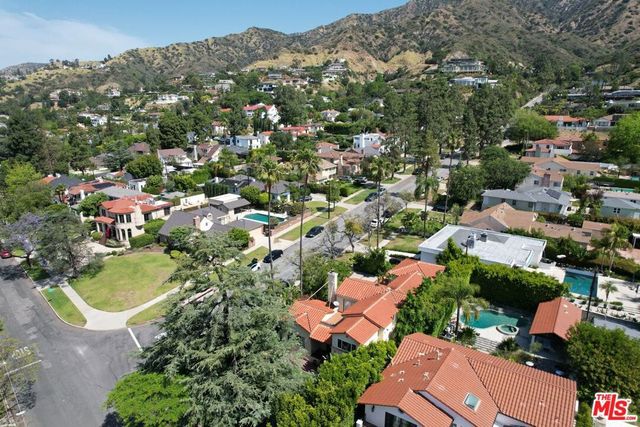 1861 W Mountain Street, Glendale, CA 91201