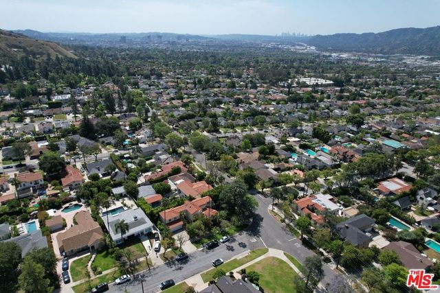 1861 W Mountain Street, Glendale, CA 91201
