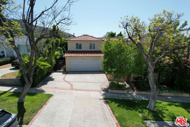 1861 W Mountain Street, Glendale, CA 91201