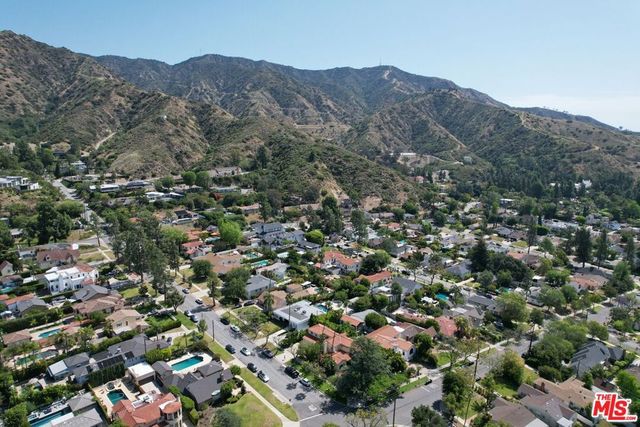 1861 W Mountain Street, Glendale, CA 91201