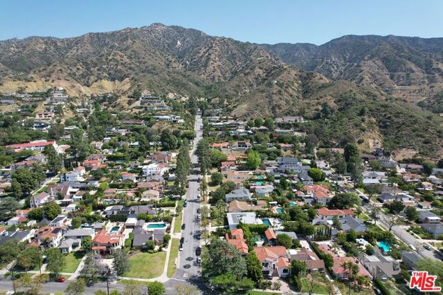 1861 W Mountain Street, Glendale, CA 91201
