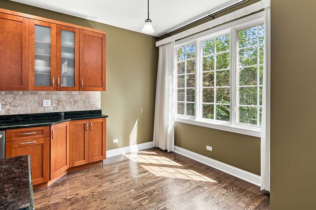 1769 Morse Avenue, Des Plaines, IL 60018